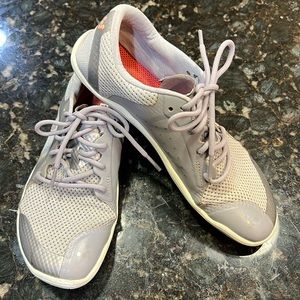 VivoBarefoot Primus Lite size 7 (37L Euro size) light grey shoes